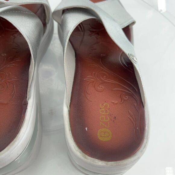 Bzees Women's Desire Sandals 11 Wedge Heel Slip On Silver Textile Casual Comfy - Picture 10 of 14